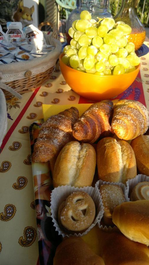 Bed and Breakfast Lo Scoiattolo E La Noce Stresa Exterior foto