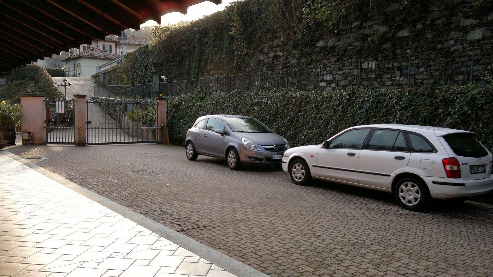 Bed and Breakfast Lo Scoiattolo E La Noce Stresa Exterior foto