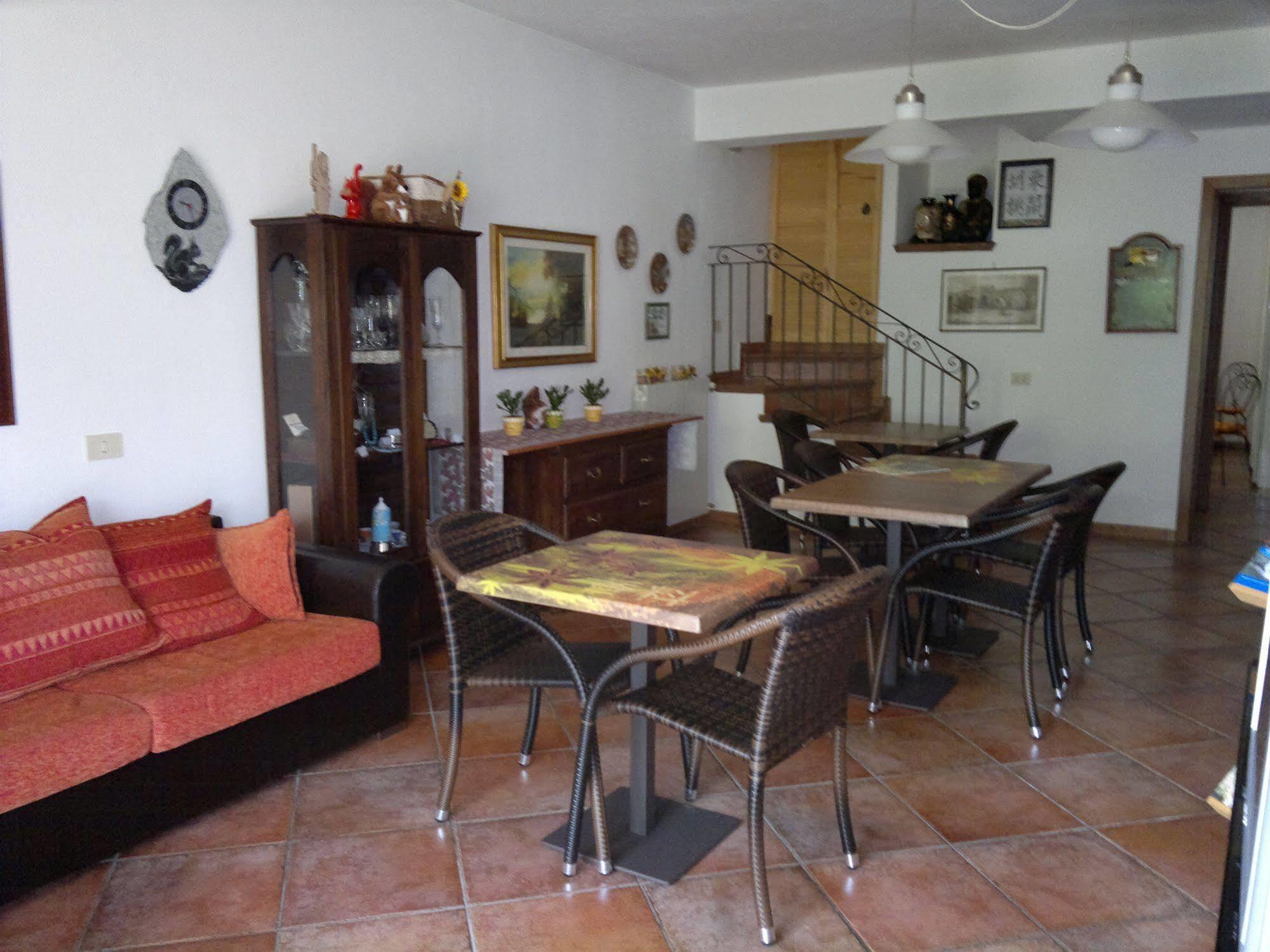 Bed and Breakfast Lo Scoiattolo E La Noce Stresa Exterior foto