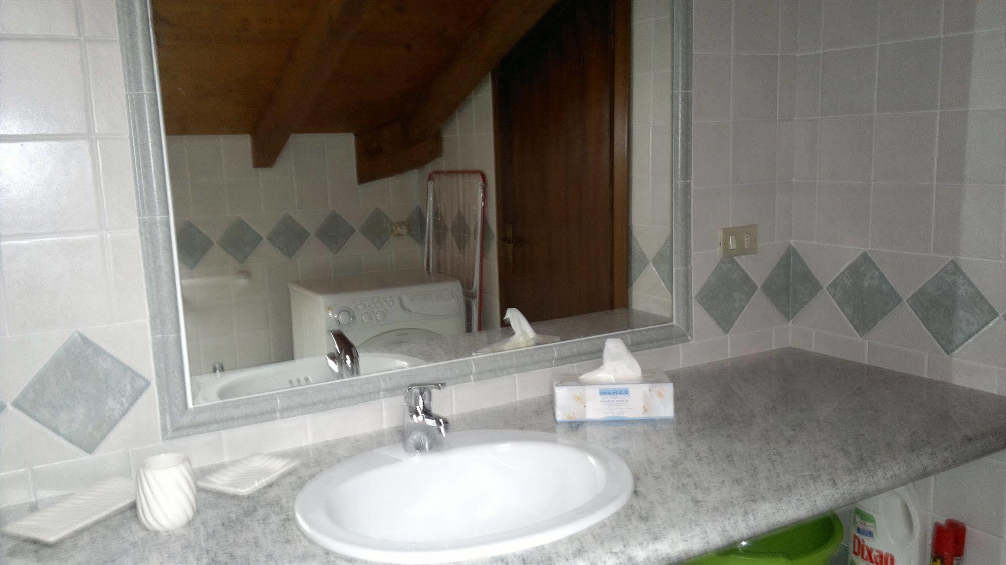 Bed and Breakfast Lo Scoiattolo E La Noce Stresa Exterior foto